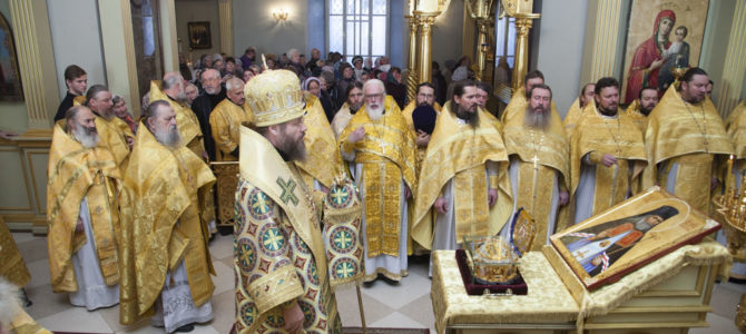 Божественная литургия на второй день пребывания частицы мощей святителя Луки в Тамбове Божественная литургия на второй день пребывания частицы мощей святителя Луки в Тамбове