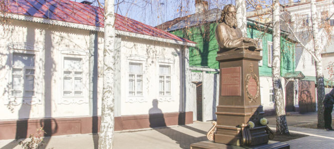 Одна из центральных улиц Тамбова названа в честь святителя Луки, архиепископа Симферопольского и Крымского Одна из центральных улиц Тамбова названа в честь святителя Луки, архиепископа Симферопольского и Крымского
