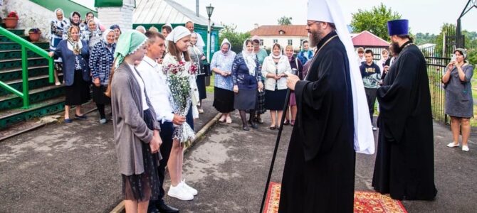 Глава Тамбовской митрополии совершил Божественную литургию в Свято-Троицком храме села Пичаево