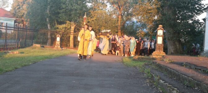 Чин погребения плащаницы Пресвятой Богородицы.